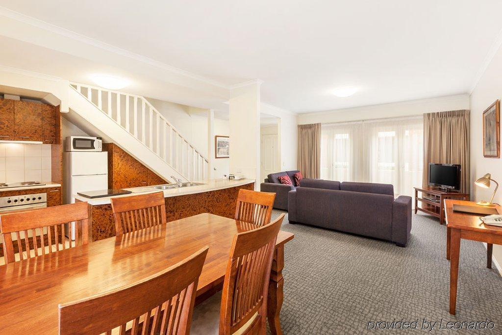 Aligned Corporate Residences Kew Melbourne Room photo